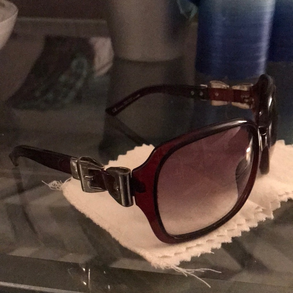 Gucci Queen Bow Sunglasses